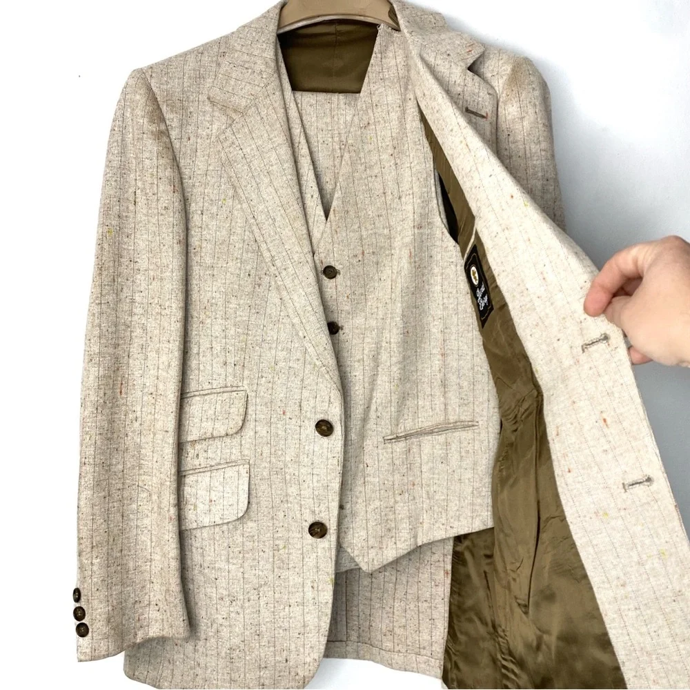 Vintage 70’s Taupe Plaid Flecked Wool David George Men’s Matching 3 Piece Suit